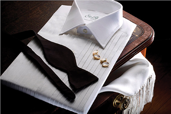 Evening Wear: should it be smoking jacket, dinner jacket or tails?