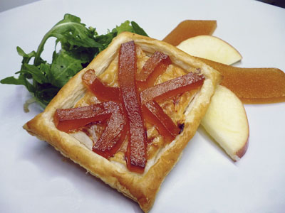 Goat's cheese tartlet with apple membrillo